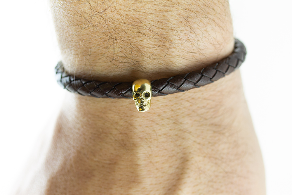 Мъжка кожена гривна с череп