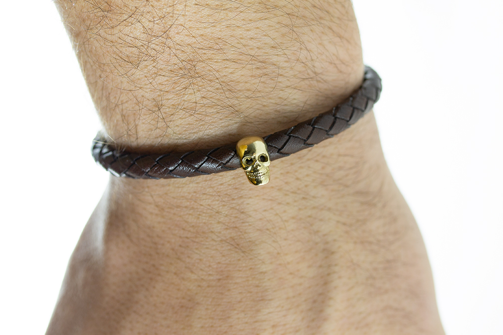 Мъжка кожена гривна с череп