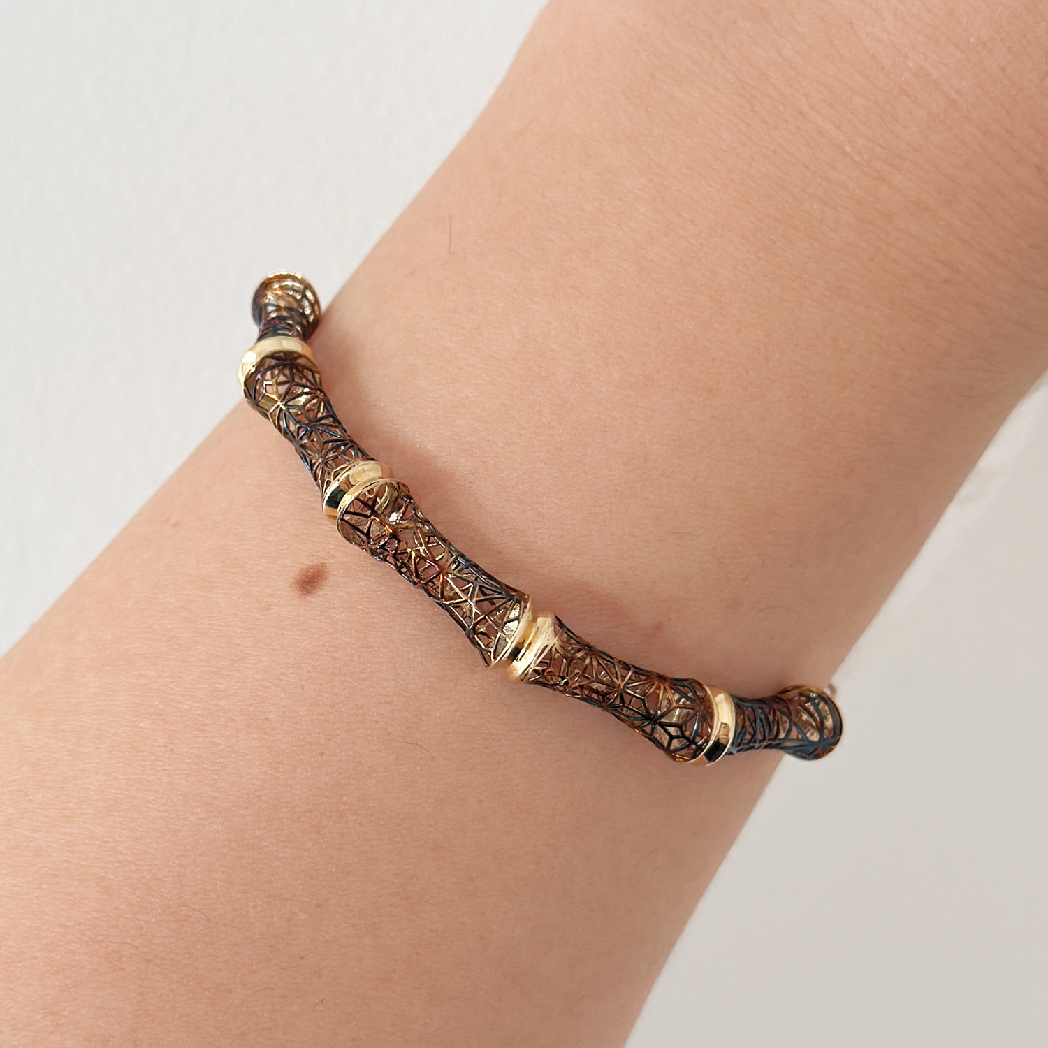 Екстравагантна дамска гривна LARISA