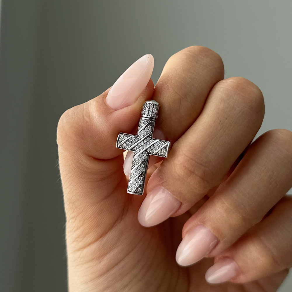 Кръст от бяло злато с камъни AMBER