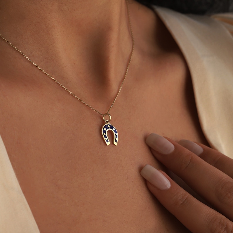 Жълто злато висулка подкова