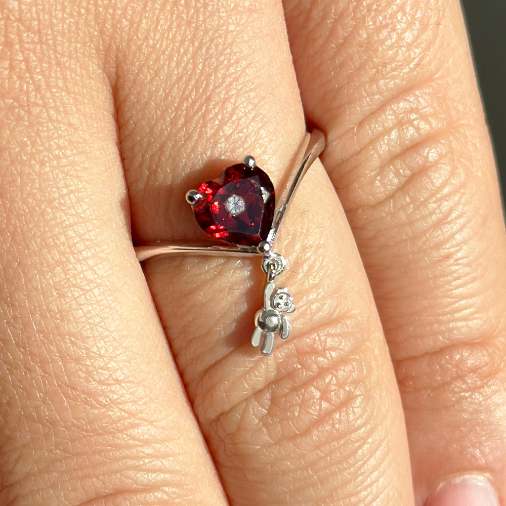 ПРЪСТЕН С ГРАНАТ И ДИАМАНТ BEAR LOVE
