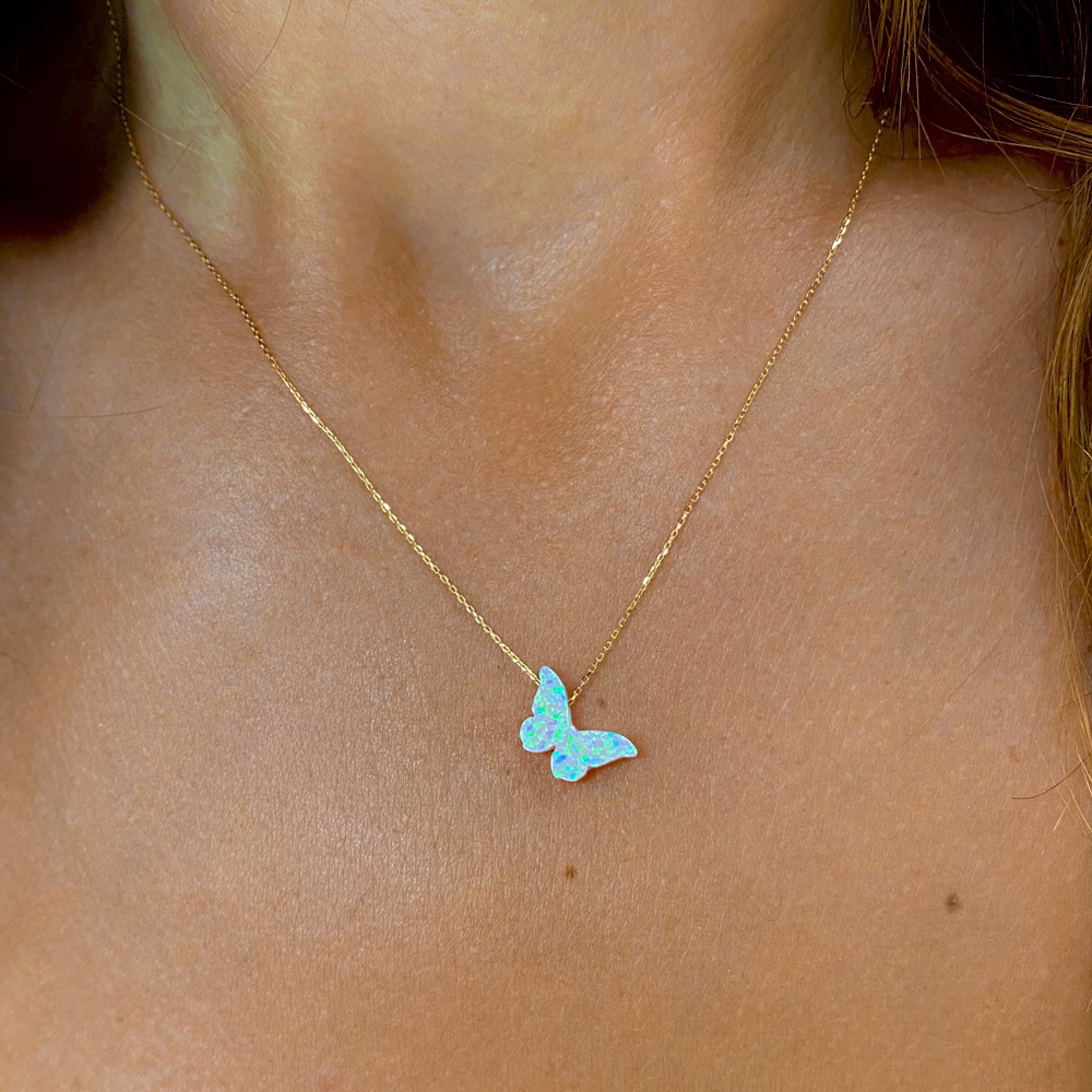 Розово злато колие с бяла опалена пеперуда