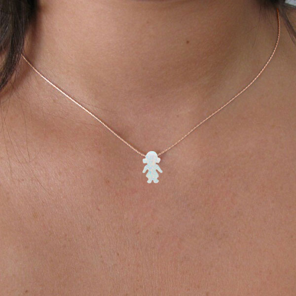 Розово злато колие с опалено бяло момиченце