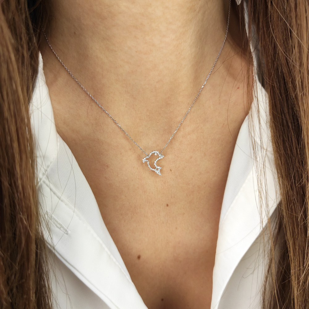 Колие от бяло злато с диамантена висулка Делфин