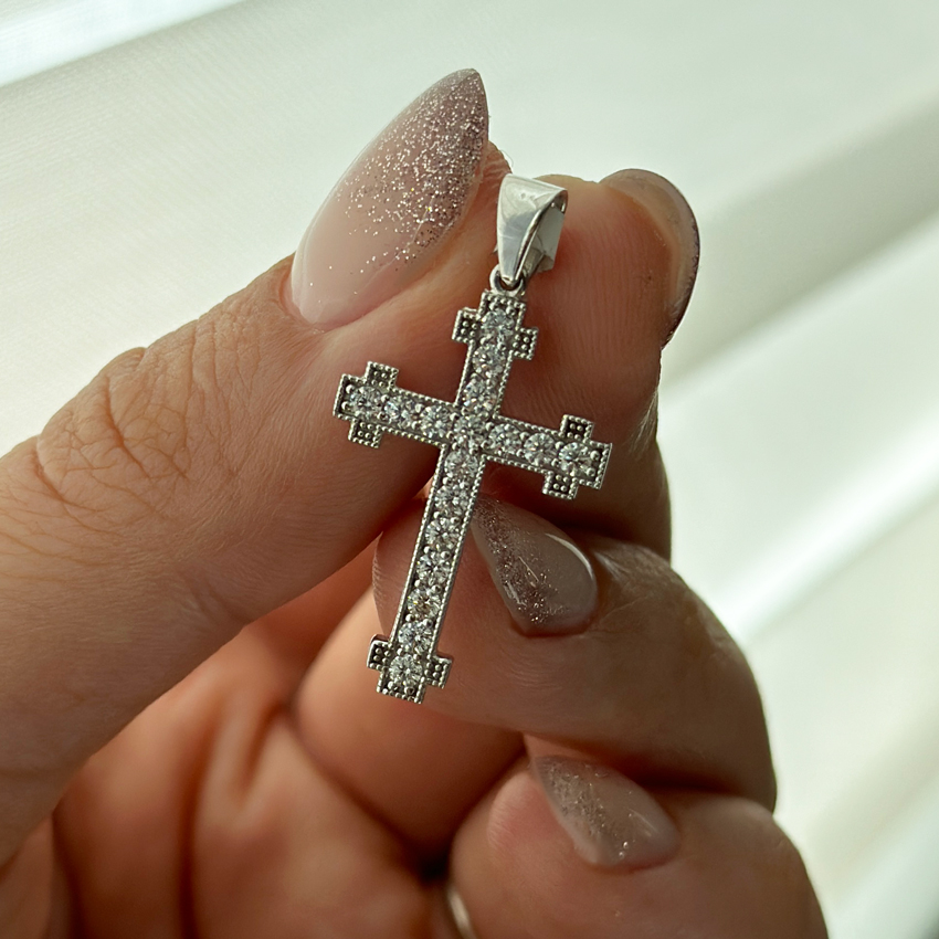 Кръст бяло злато с камъни MIA