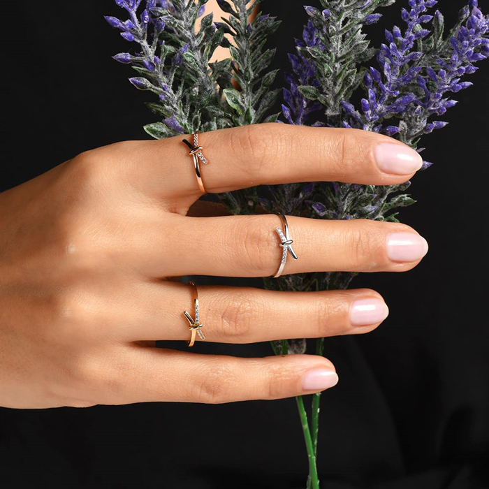 Нежен пръстен от бяло злато с камъни LISA