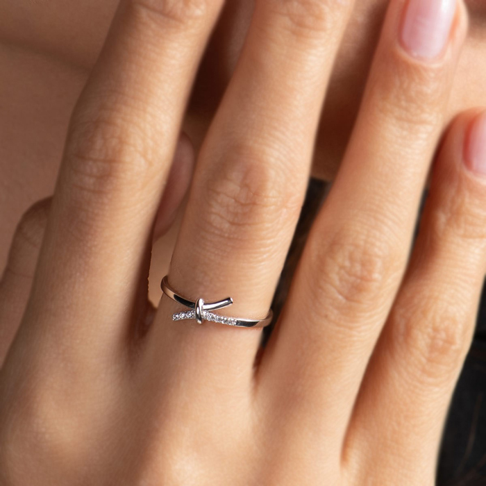 Нежен пръстен от бяло злато с камъни LISA