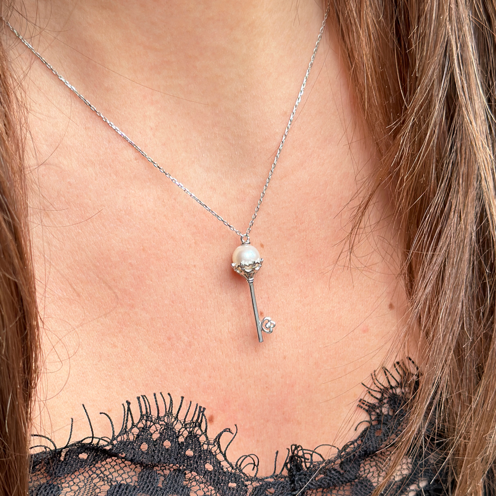 Бяло злато синджирче с висулка Ключ