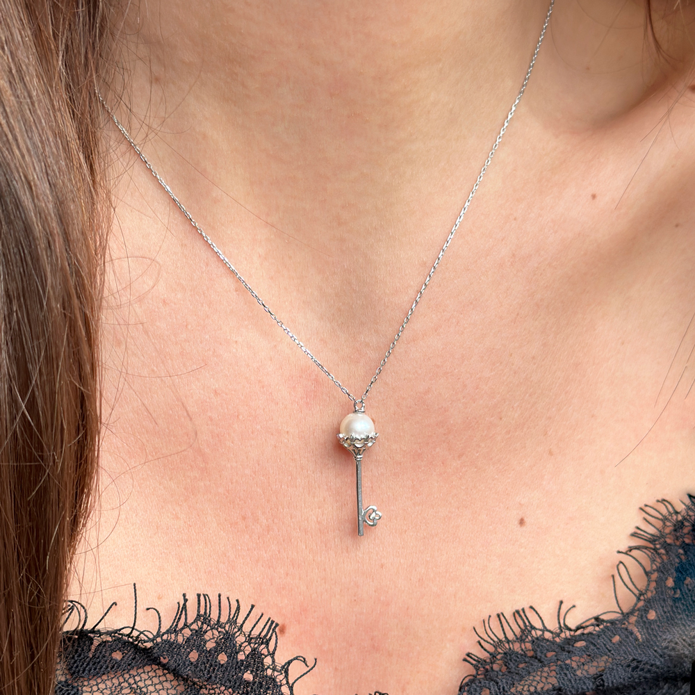 Бяло злато синджирче с висулка Ключ