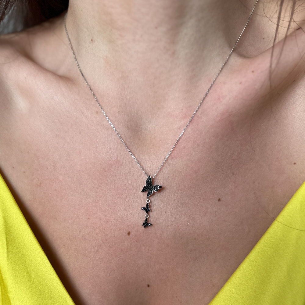 Бяло злато колие с висулка пеперуди с черен оникс