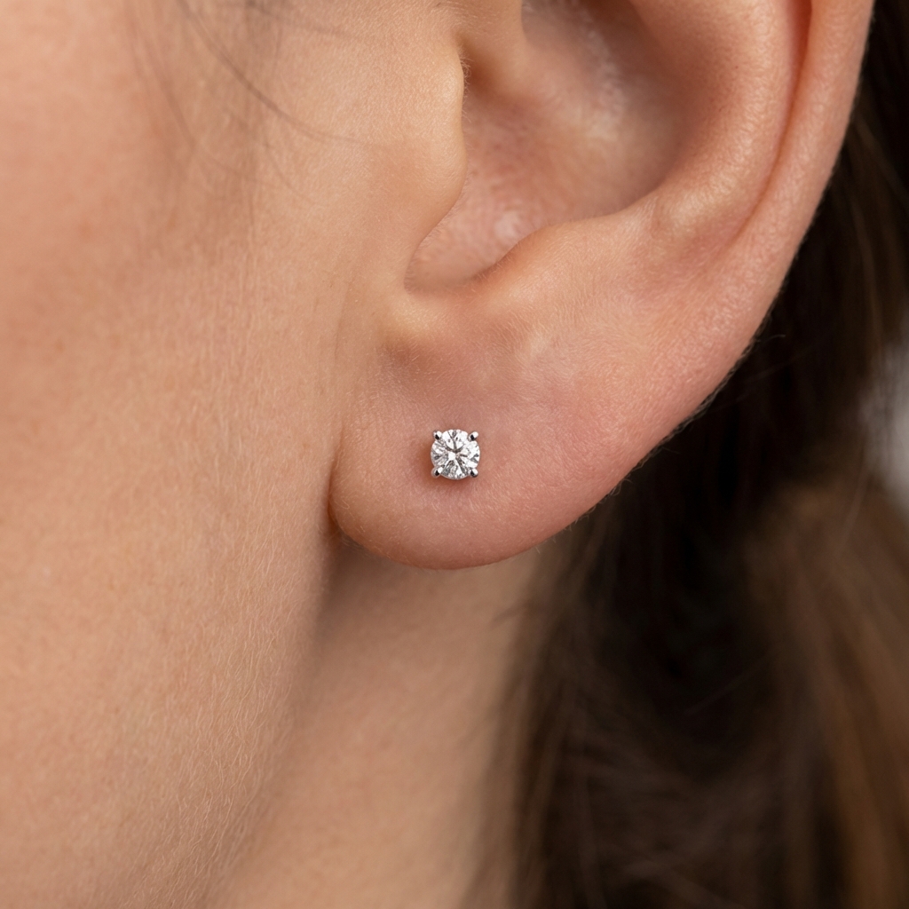 Златни обеци солитер с четири зъба