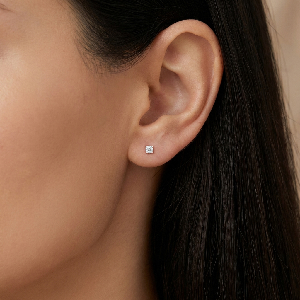 Малки обеци солитер с четири зъба