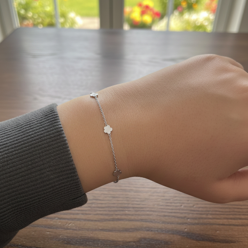 Златна гривна с цветя от бяло злато  Iren