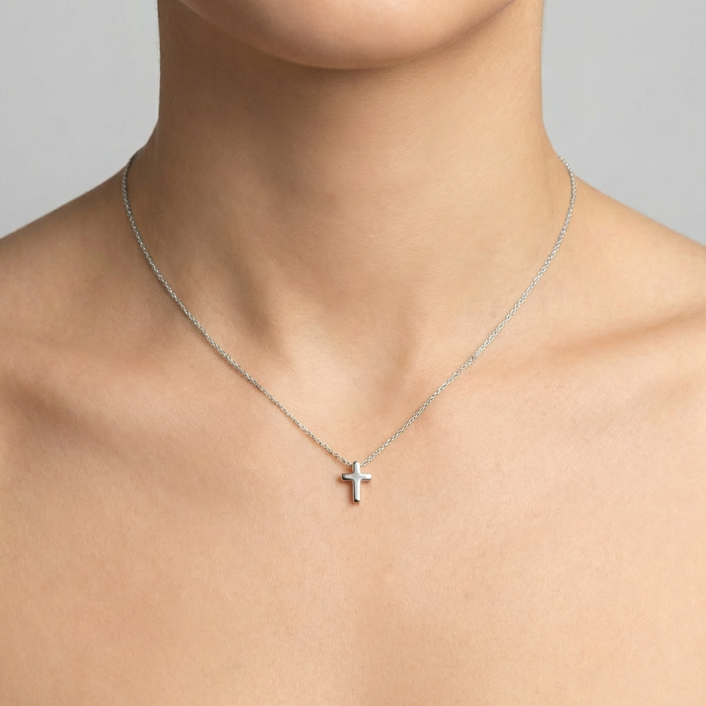  Бяло злато колие с малък кръст