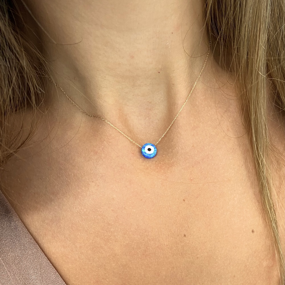 Бяло злато колие с опалено синьо око на Назар