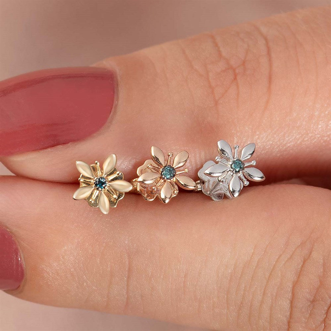 Обеци от розово злато на винт Flower