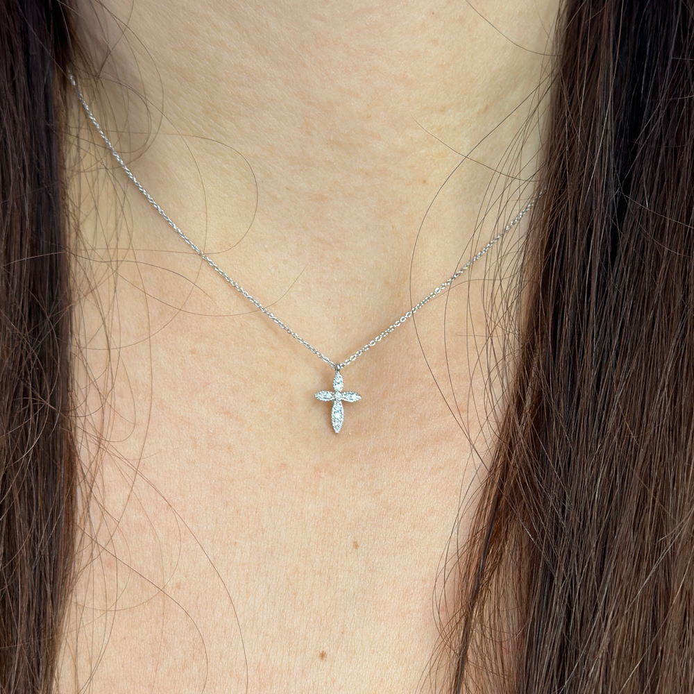 Kолие бяло злато с диамантено кръстче Amanda