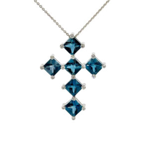 Бяло злато колие с голям кръст с диаманти и топази