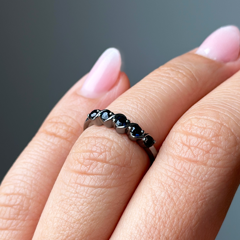 Пръстен бяло злато със сапфир JANIZ