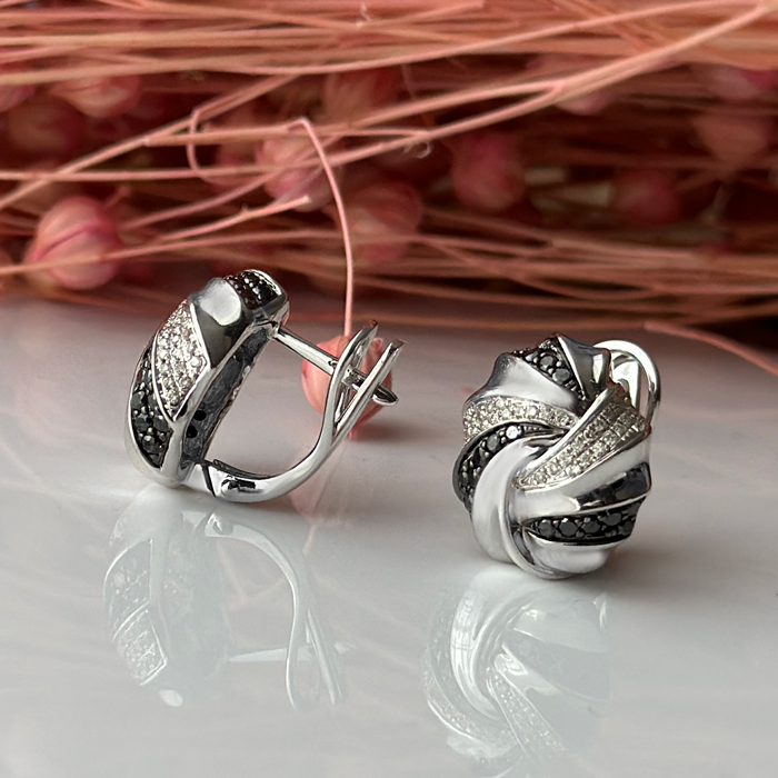 Обеци бяло злато с бели и черни диаманти ALEX