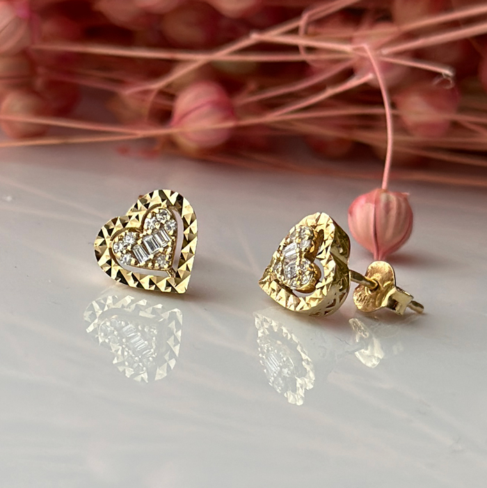 Обеци жълто злато с диаманти сърце