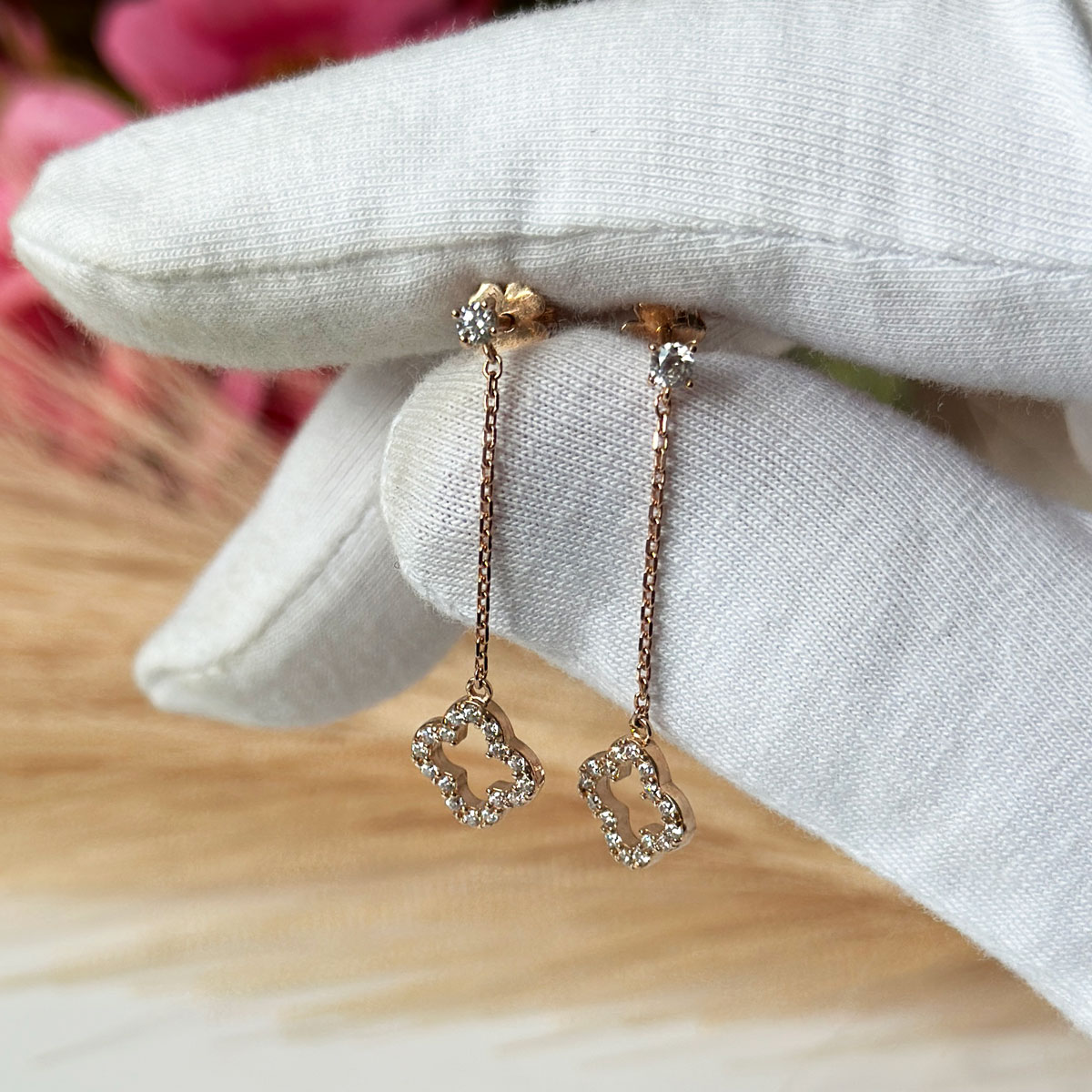 Висящи Обеци на винт розово злато Clover