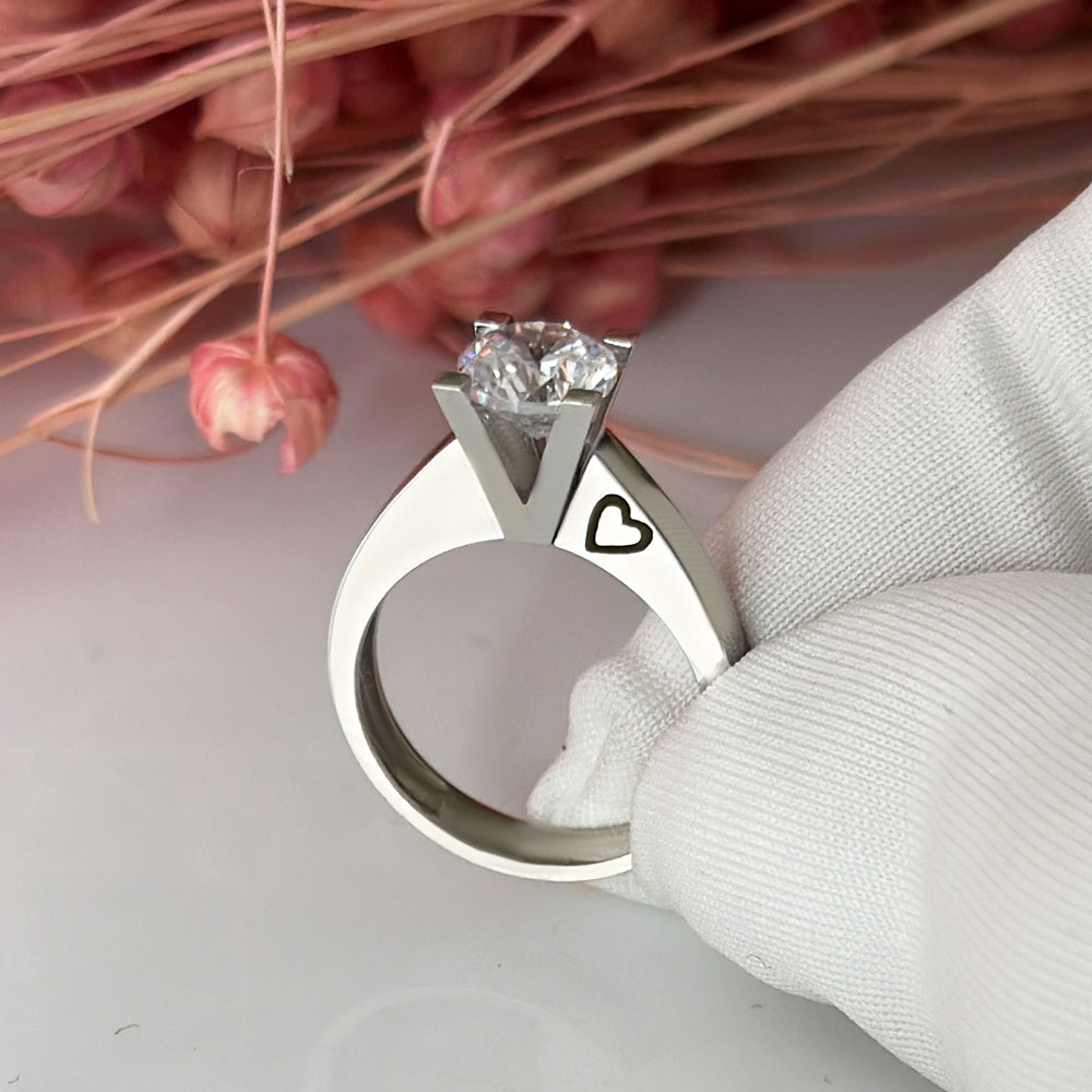 Годежен пръстен с гравирано сърце