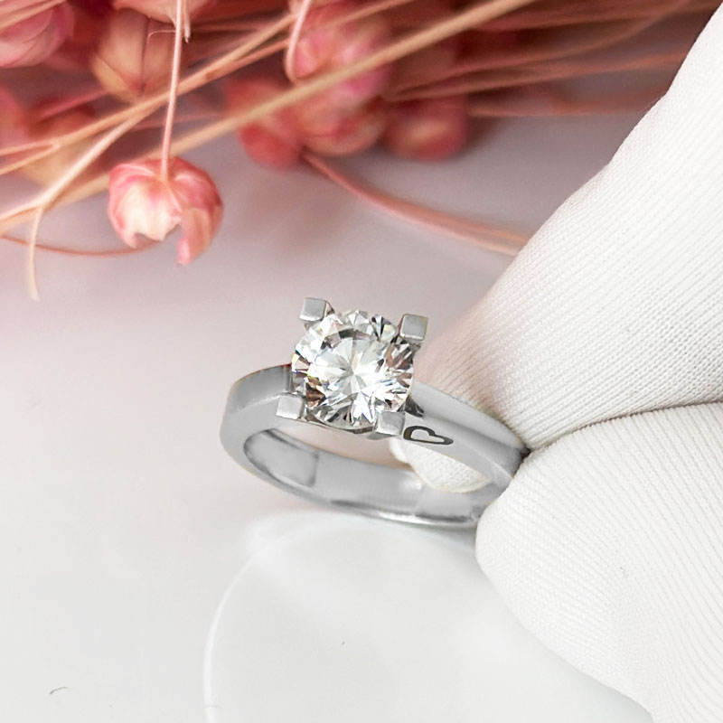 Годежен пръстен с гравирано сърце