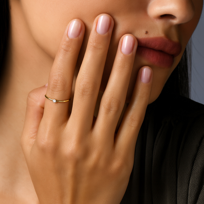 Златен пръстен  с камък циркон