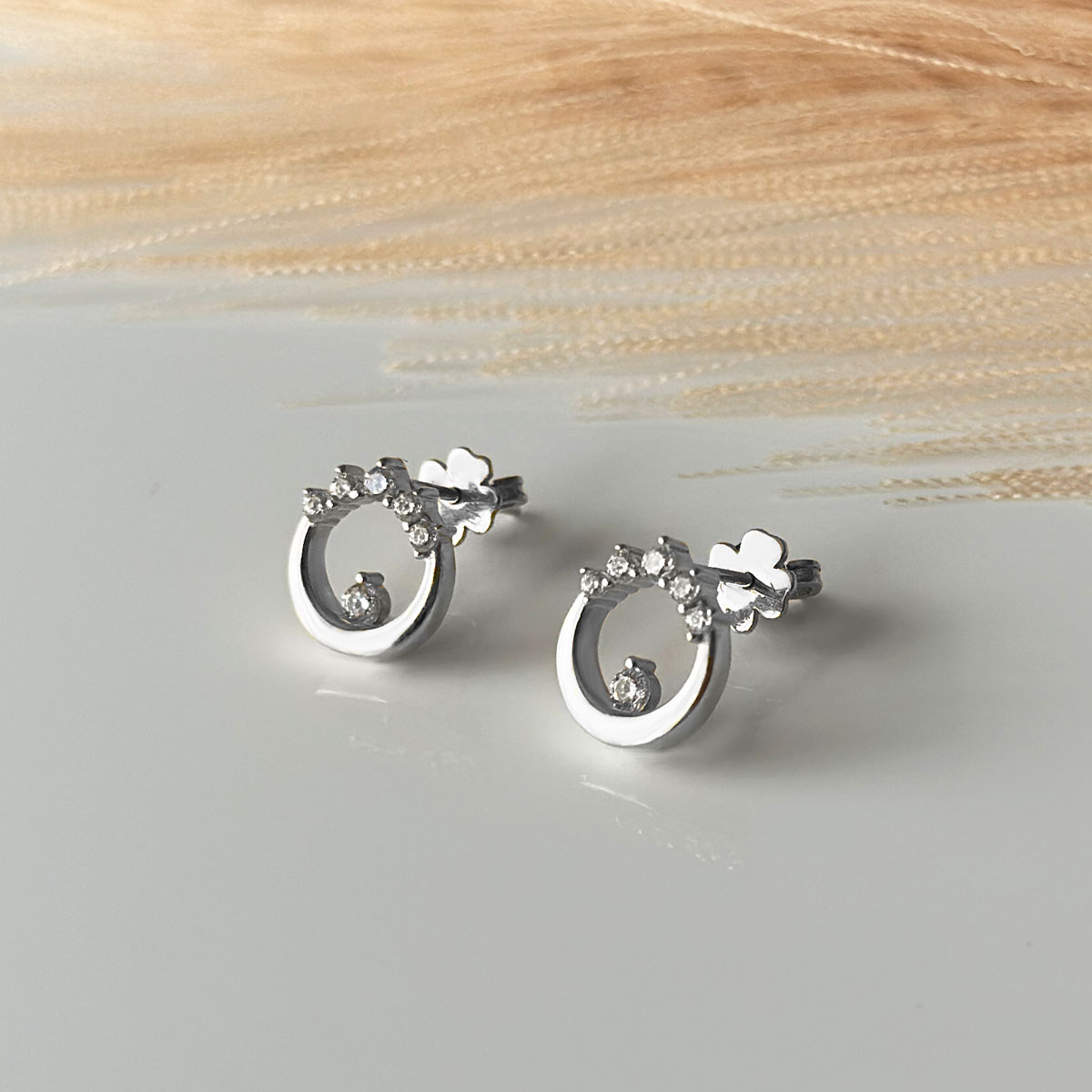 Обеци бяло злато на винт  ALISIA