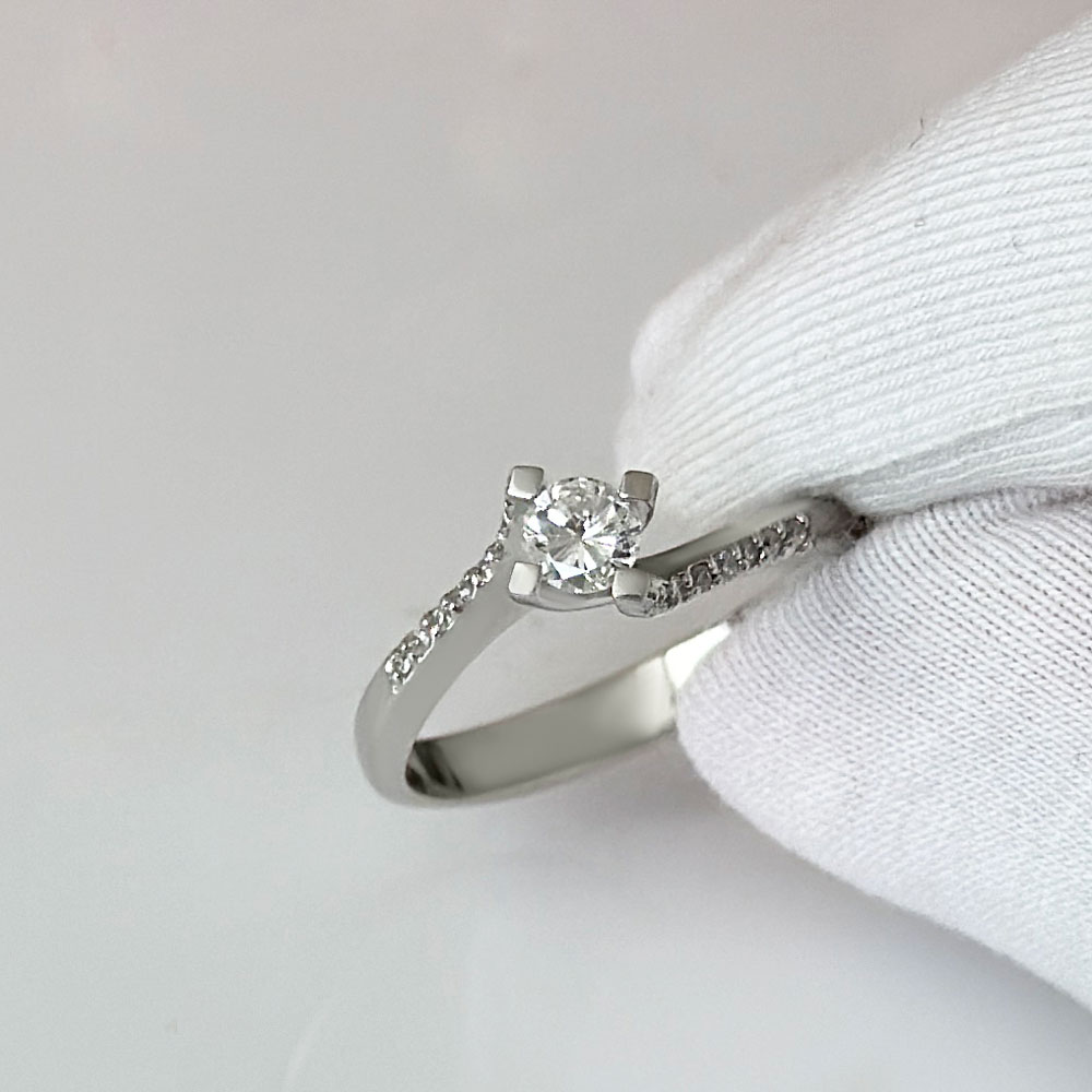 Годежен диамантен пръстен ASYA