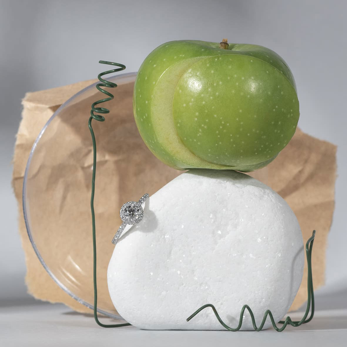 Диамантен годежен пръстен