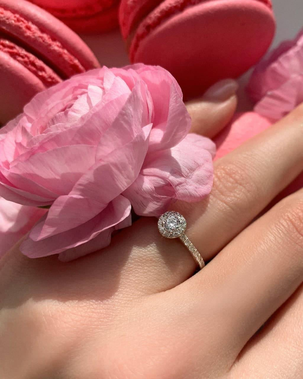 Диамантен годежен пръстен