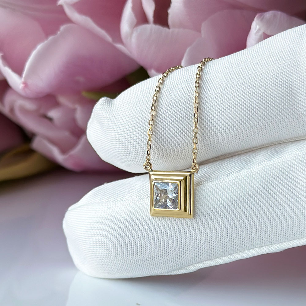 Колие жълто злато квадрат GABRIEL