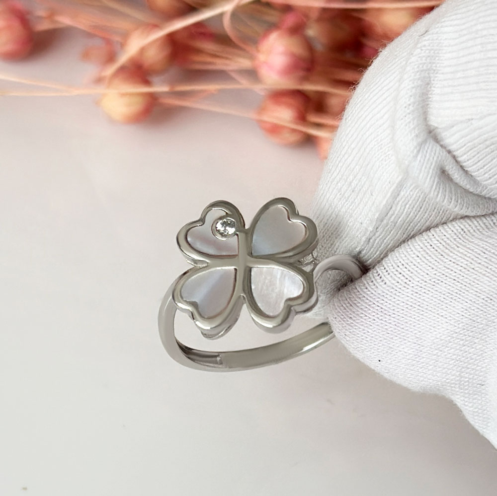 Пръстен бяло злато  детелина