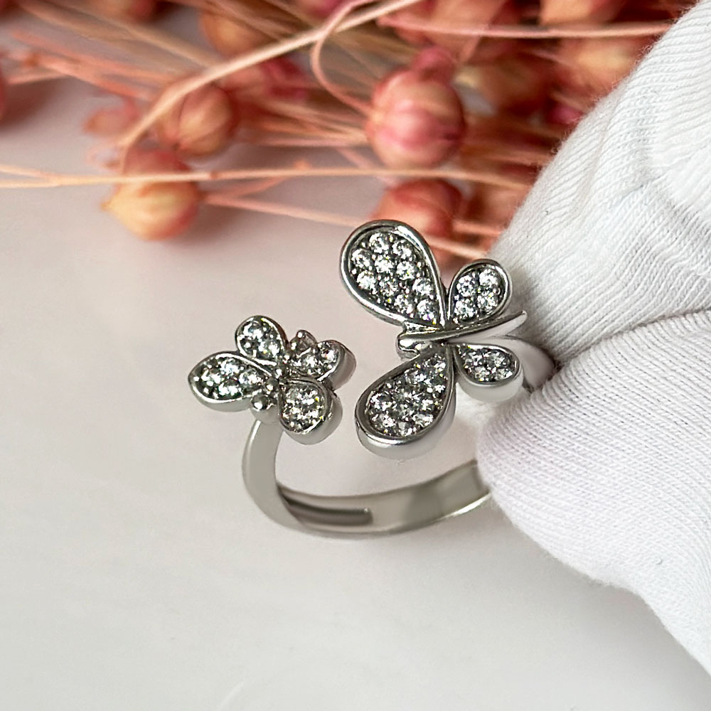 Пръстен бяло злато с пеперуди