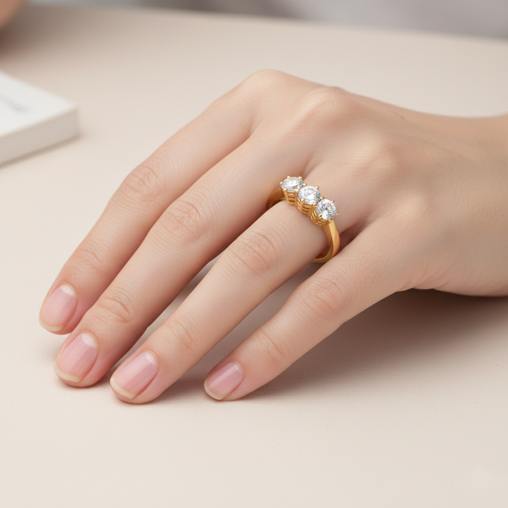 Пръстен жълто злато с три камъка Melis