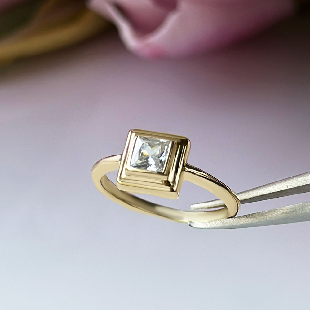 Пръстен квадрат жълто злато GABRIEL