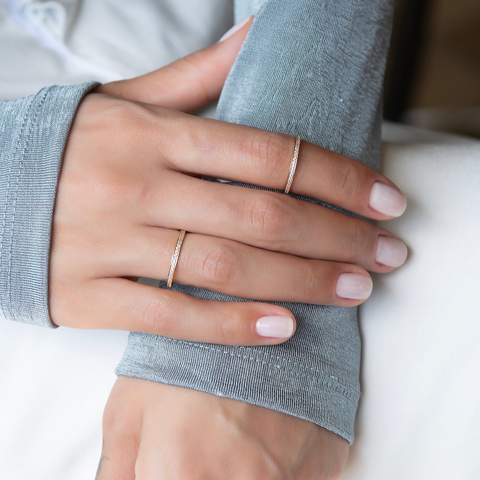 Халка бяло злато с камъни циркон