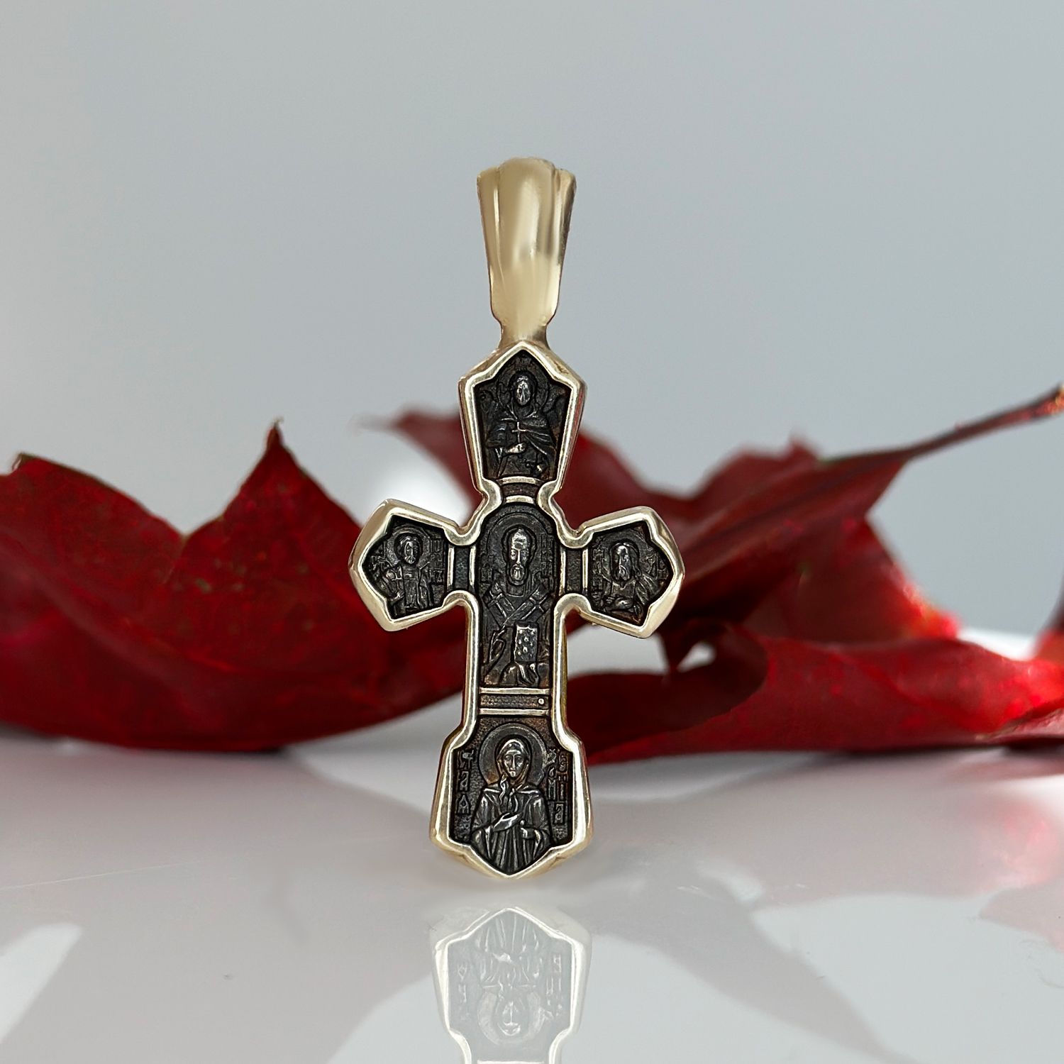 Кръст жълто злато Spiritual Embrace