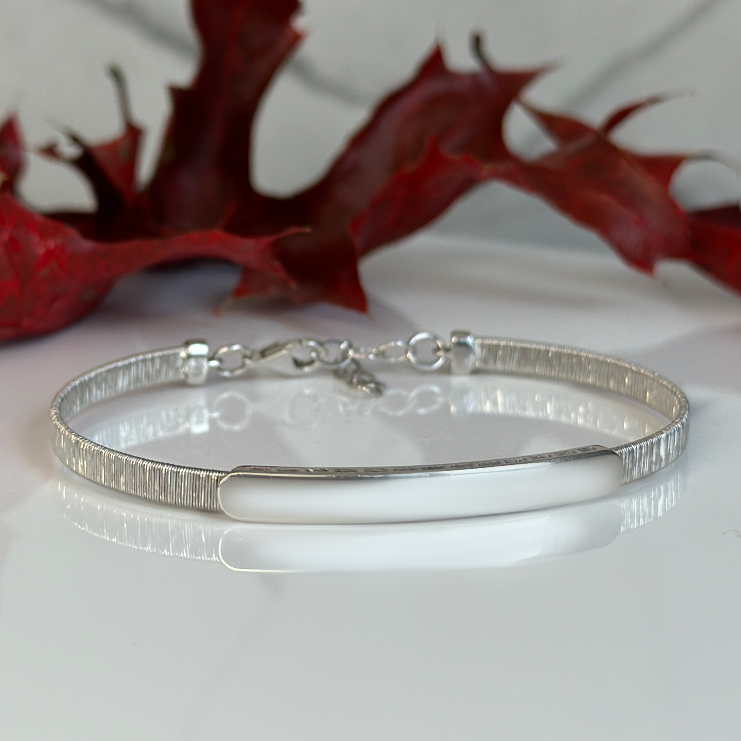 Твърда гривна бяло злато LARISA