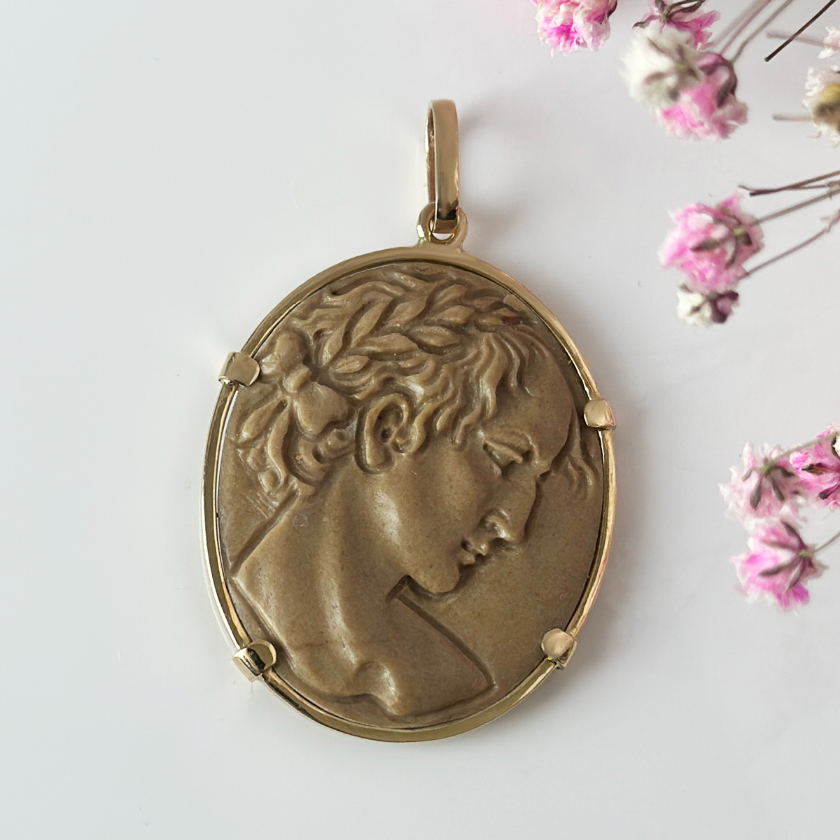 Златна висулка Римски император Клавдий