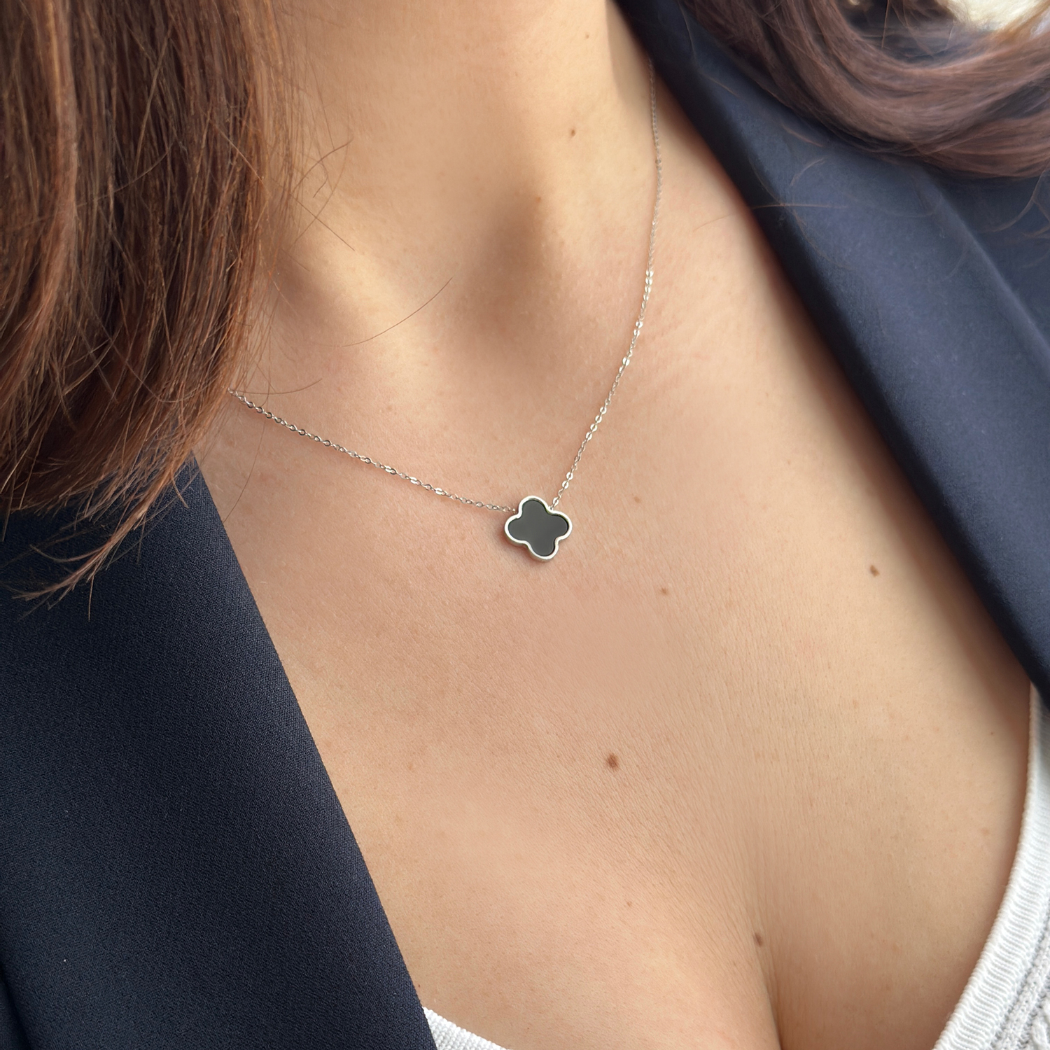 Колие бяло злато с детелинa CLOVER