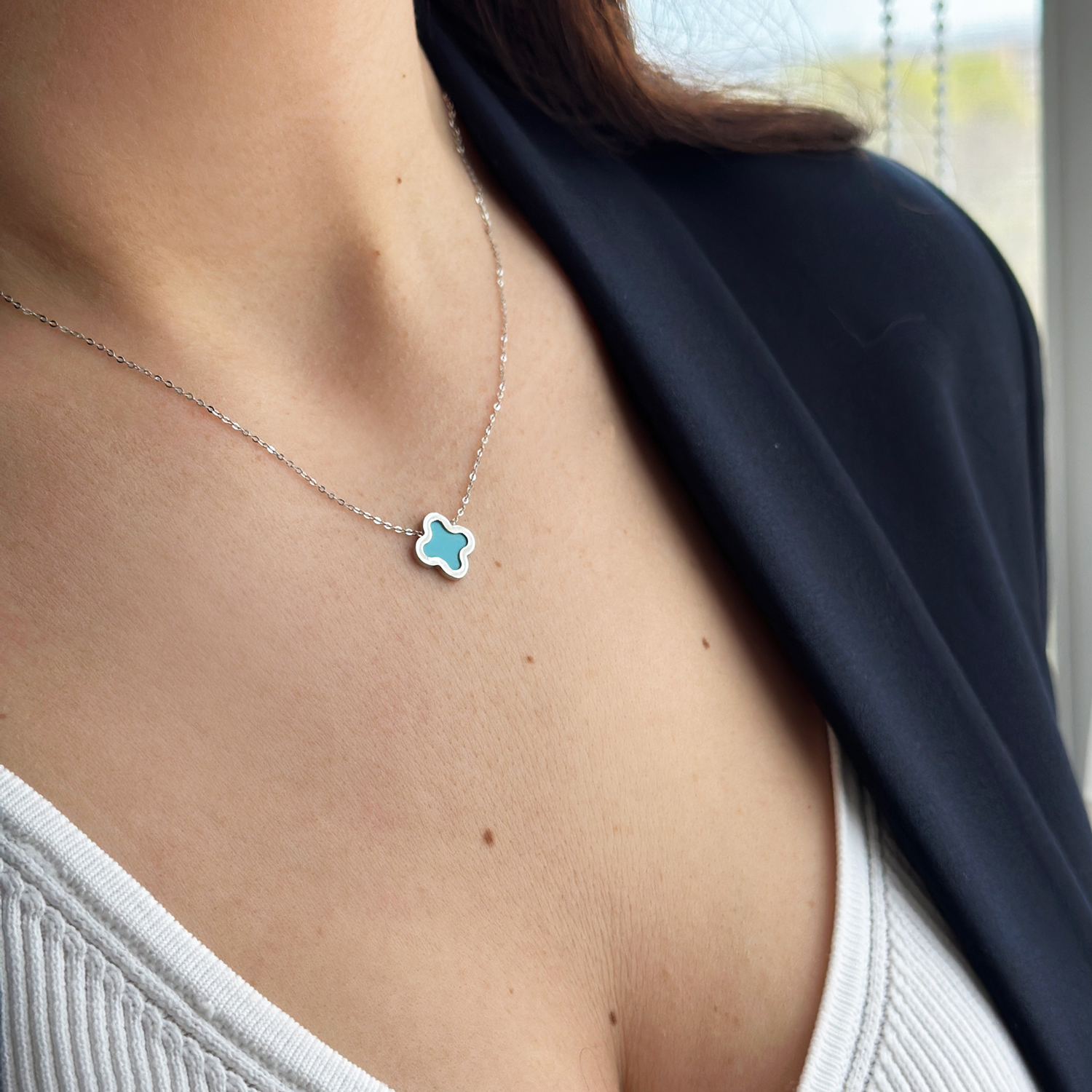 Колие бяло злато с детелинa CLOVER