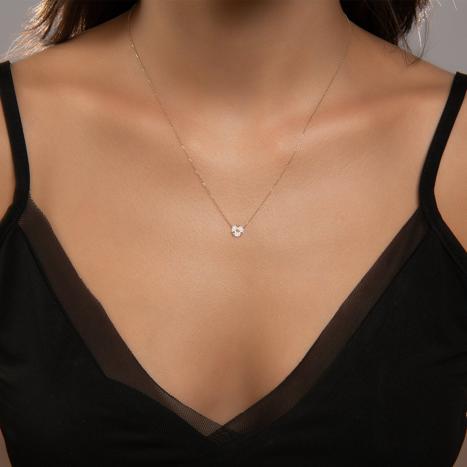 Златно синджирче розово злато с висулка NELI