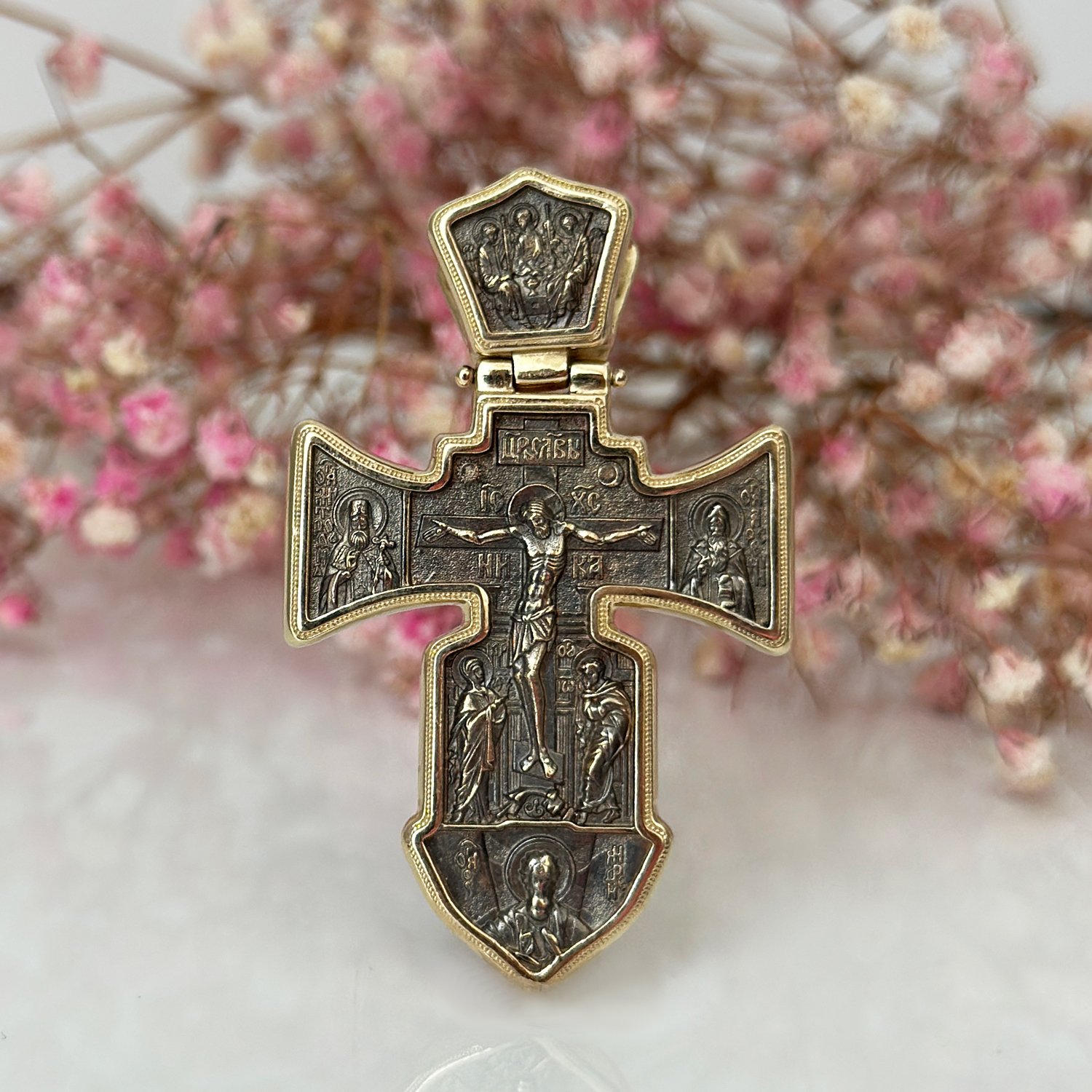 Двустранен златен кръст- Разпятие и Архангел Михаил
